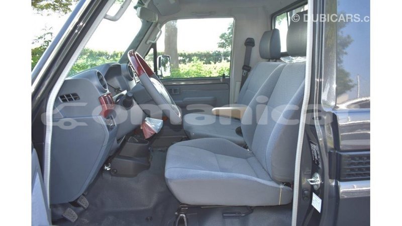 Big with watermark toyota land cruiser dhufar import dubai 2274