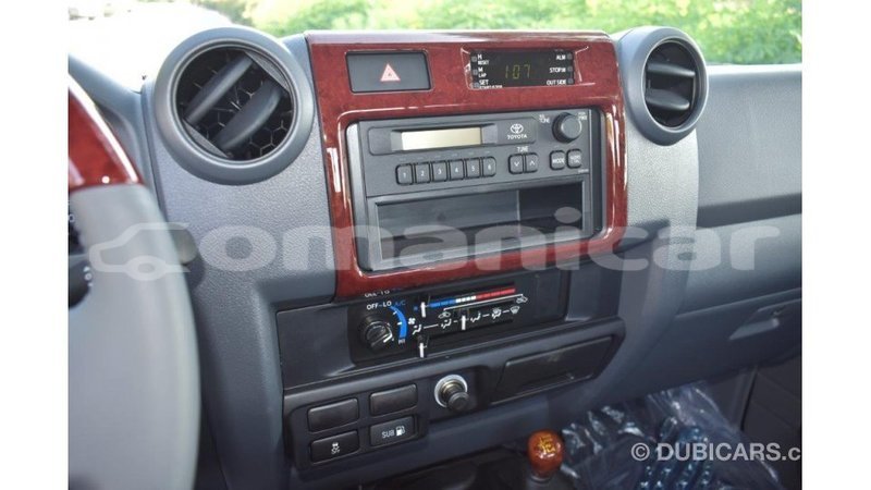 Big with watermark toyota land cruiser dhufar import dubai 2274