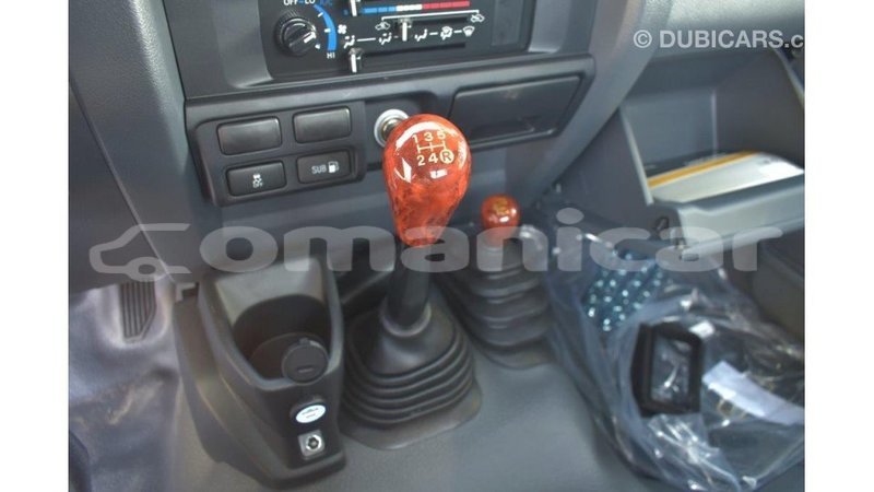 Big with watermark toyota land cruiser dhufar import dubai 2274