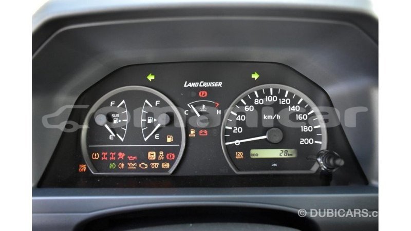 Big with watermark toyota land cruiser dhufar import dubai 2274