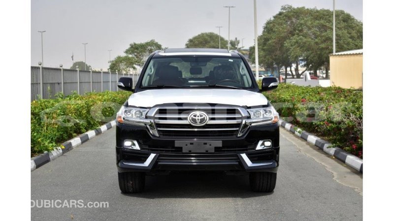 Big with watermark toyota land cruiser dhufar import dubai 2279