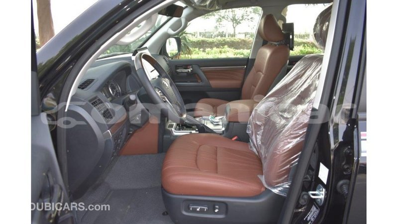 Big with watermark toyota land cruiser dhufar import dubai 2279
