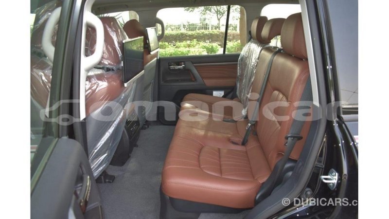 Big with watermark toyota land cruiser dhufar import dubai 2279