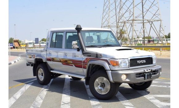 Buy Import Toyota Land Cruiser Other Car in Import - Dubai in Dhufar Buy Import Toyota Land Cruiser Other Car in Import - Dubai in Dhufar