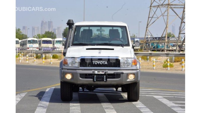 Big with watermark toyota land cruiser dhufar import dubai 2280
