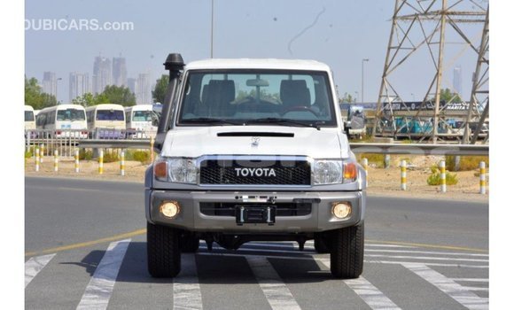 Buy Import Toyota Land Cruiser Other Car in Import - Dubai in Dhufar Buy Import Toyota Land Cruiser Other Car in Import - Dubai in Dhufar