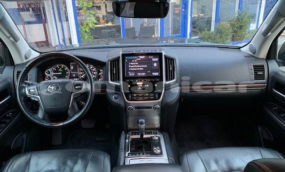 Buy Used Toyota Land Cruiser Black Car in Muscat in Masqat Buy Used Toyota Land Cruiser Black Car in Muscat in Masqat