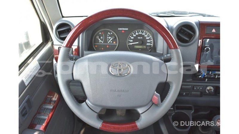 Big with watermark toyota land cruiser dhufar import dubai 2280