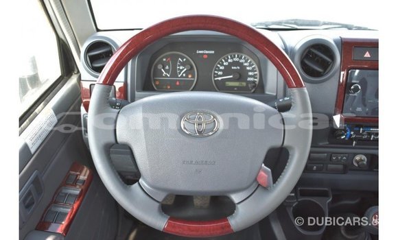 Buy Import Toyota Land Cruiser Other Car in Import - Dubai in Dhufar Buy Import Toyota Land Cruiser Other Car in Import - Dubai in Dhufar