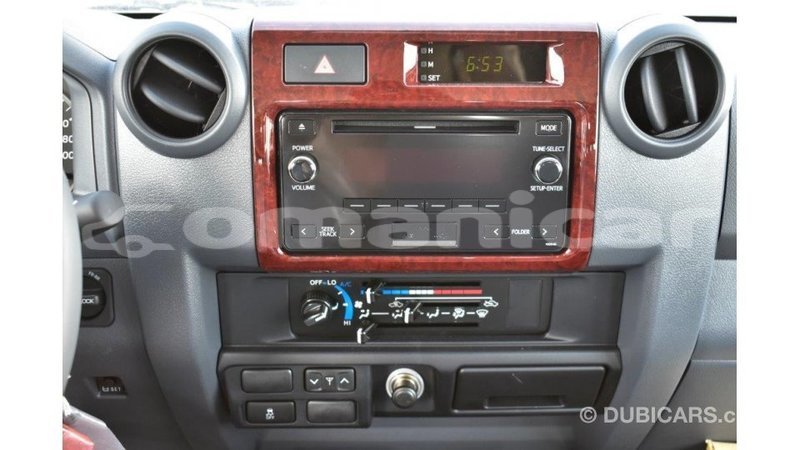 Big with watermark toyota land cruiser dhufar import dubai 2280