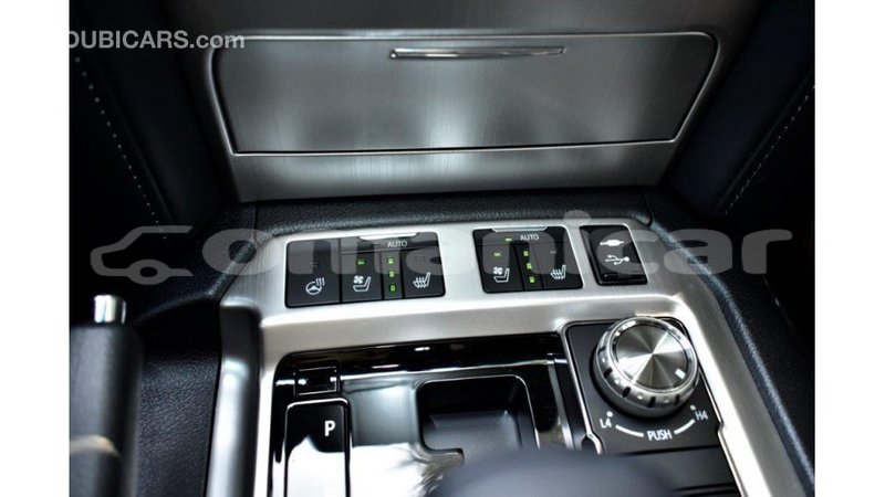 Big with watermark toyota land cruiser dhufar import dubai 2282