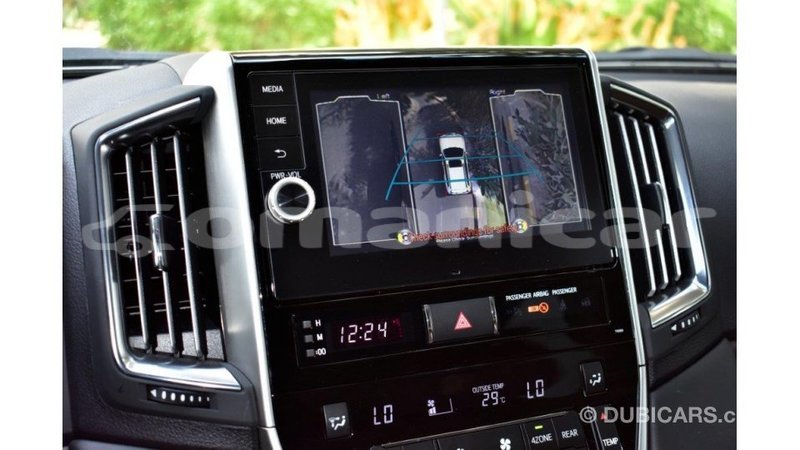 Big with watermark toyota land cruiser dhufar import dubai 2282