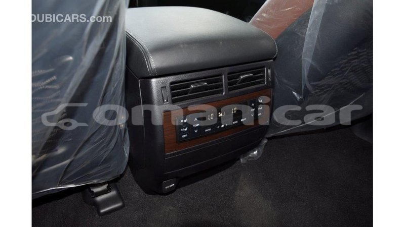 Big with watermark toyota land cruiser dhufar import dubai 2282