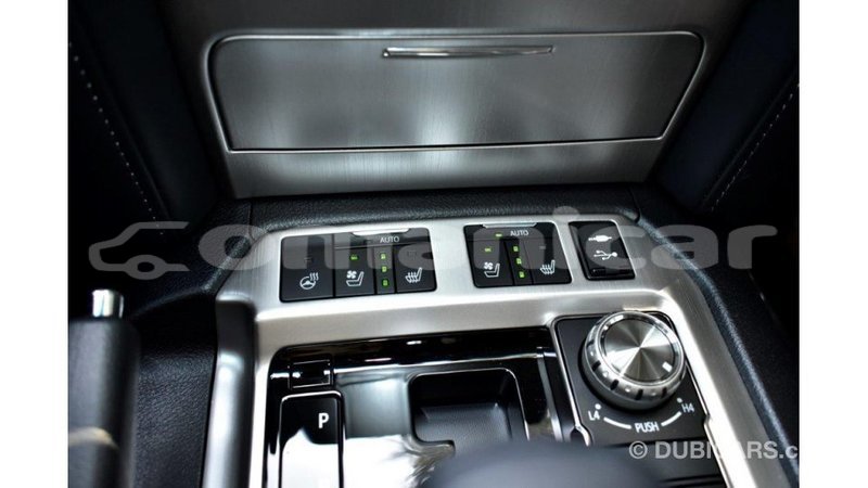 Big with watermark toyota land cruiser dhufar import dubai 2282