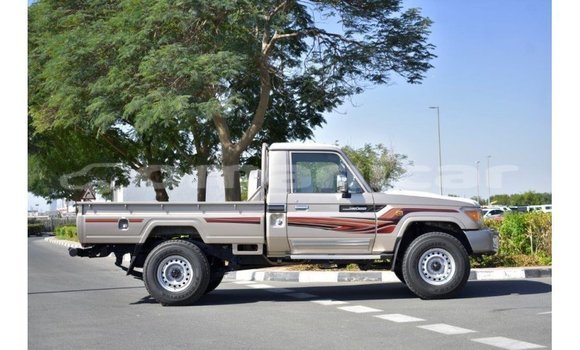 Buy Import Toyota Land Cruiser Other Car in Import - Dubai in Dhufar Buy Import Toyota Land Cruiser Other Car in Import - Dubai in Dhufar