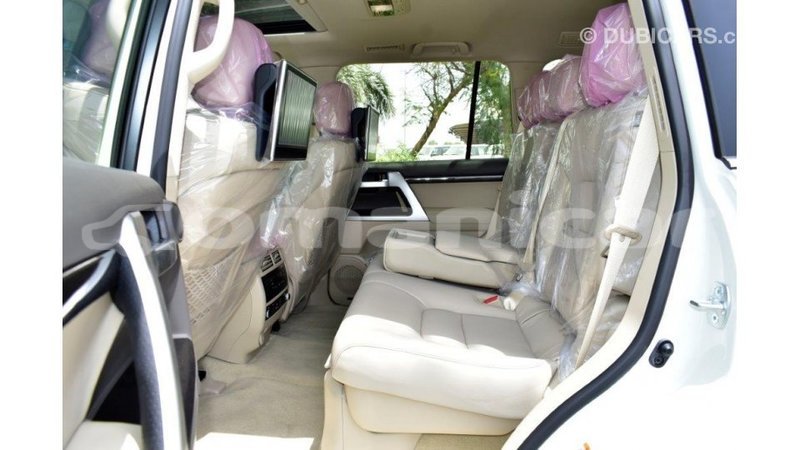 Big with watermark toyota land cruiser dhufar import dubai 2286