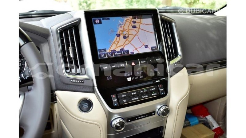 Big with watermark toyota land cruiser dhufar import dubai 2286
