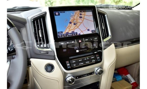 Buy Import Toyota Land Cruiser White Car in Import - Dubai in Dhufar Buy Import Toyota Land Cruiser White Car in Import - Dubai in Dhufar