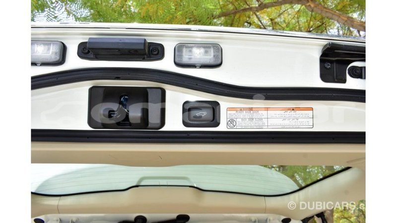 Big with watermark toyota land cruiser dhufar import dubai 2286