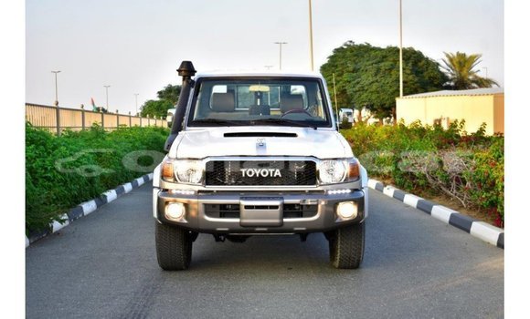 Buy Import Toyota Land Cruiser Other Car in Import - Dubai in Dhufar Buy Import Toyota Land Cruiser Other Car in Import - Dubai in Dhufar