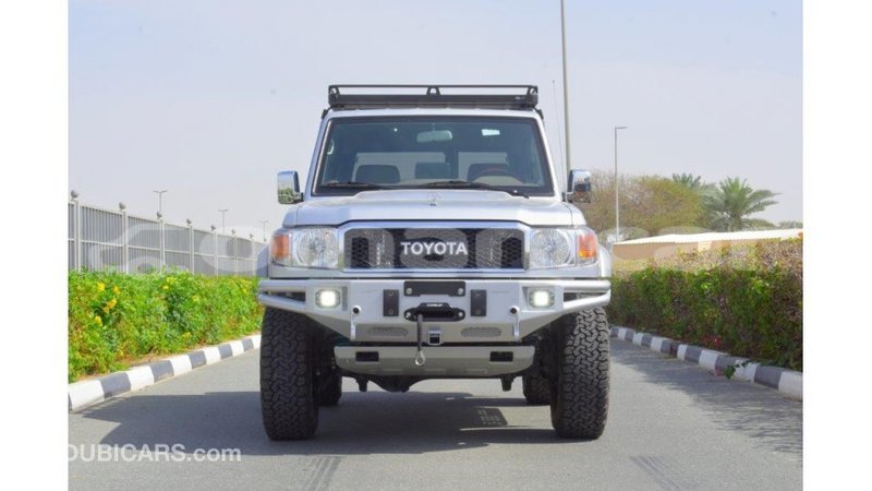 Big with watermark toyota land cruiser dhufar import dubai 2293