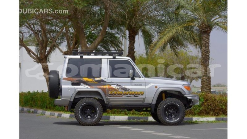 Big with watermark toyota land cruiser dhufar import dubai 2293