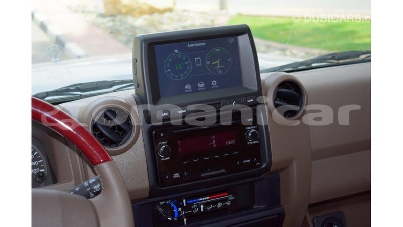 Big with watermark toyota land cruiser dhufar import dubai 2293