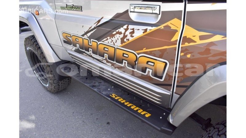 Big with watermark toyota land cruiser dhufar import dubai 2293