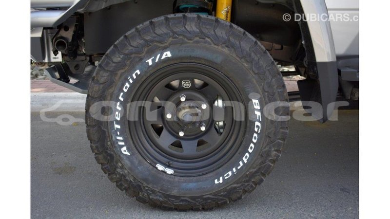 Big with watermark toyota land cruiser dhufar import dubai 2293