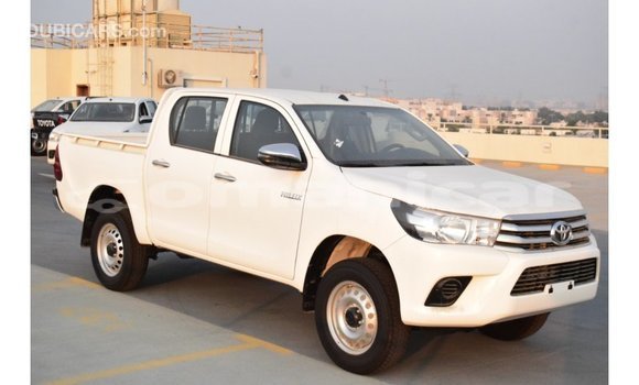 Buy Import Toyota Hilux White Car in Import - Dubai in Dhufar Buy Import Toyota Hilux White Car in Import - Dubai in Dhufar