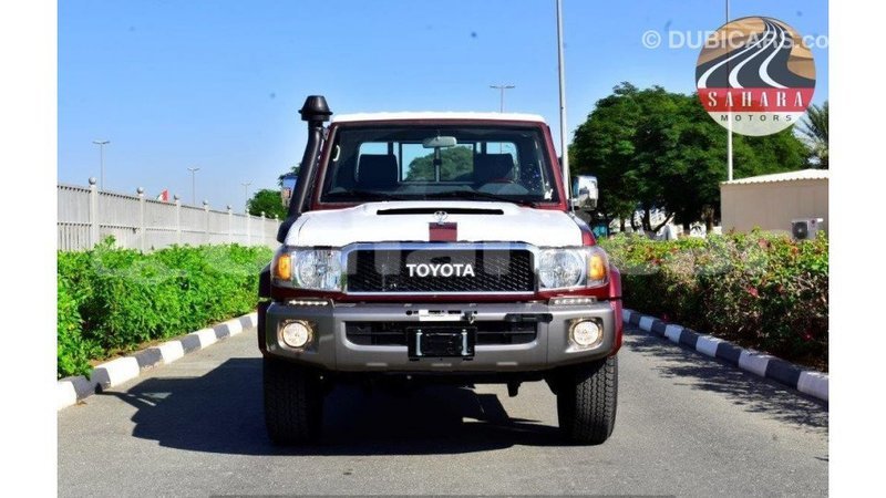 Big with watermark toyota land cruiser dhufar import dubai 2298