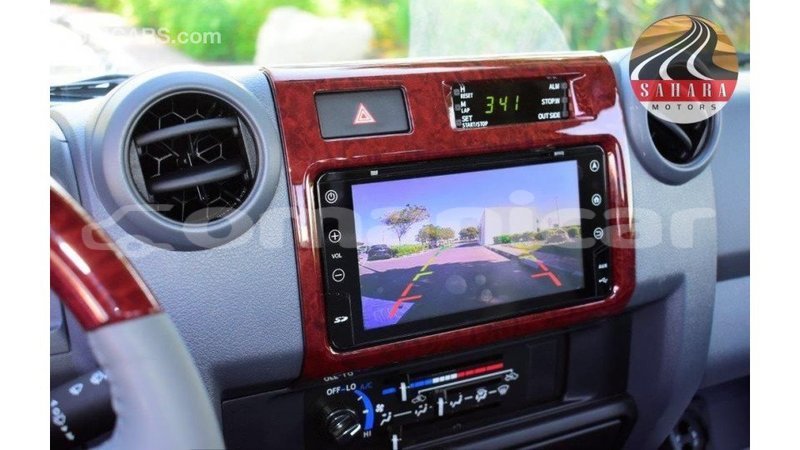 Big with watermark toyota land cruiser dhufar import dubai 2298