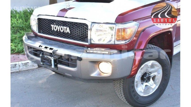 Big with watermark toyota land cruiser dhufar import dubai 2298