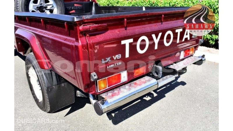 Big with watermark toyota land cruiser dhufar import dubai 2298