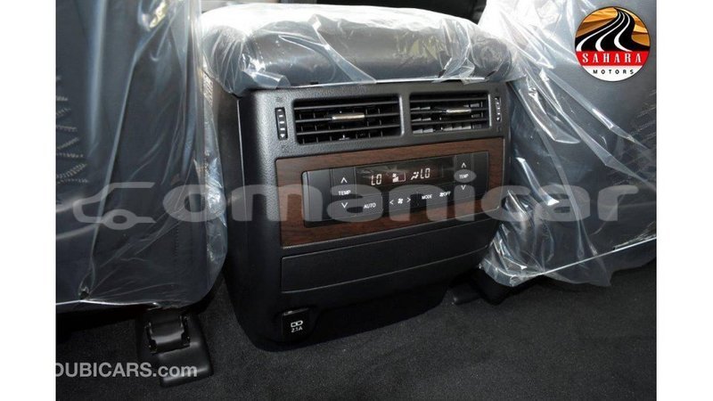 Big with watermark toyota land cruiser dhufar import dubai 2299