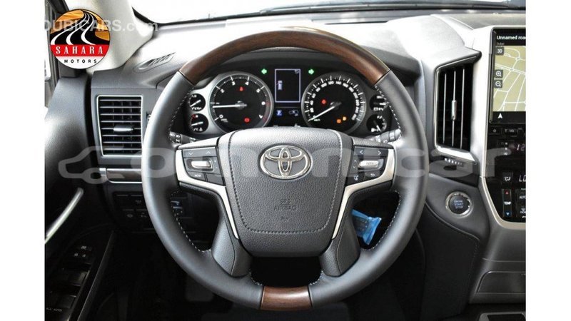 Big with watermark toyota land cruiser dhufar import dubai 2299