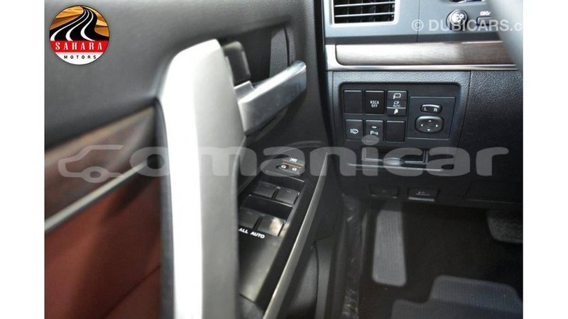 Big with watermark toyota land cruiser dhufar import dubai 2299