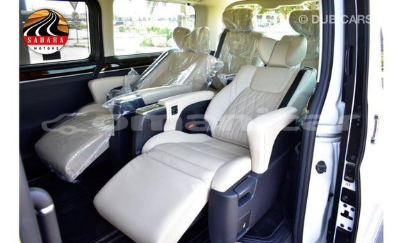 Buy Import Toyota Granvia White Car in Import - Dubai in Dhufar Buy Import Toyota Granvia White Car in Import - Dubai in Dhufar