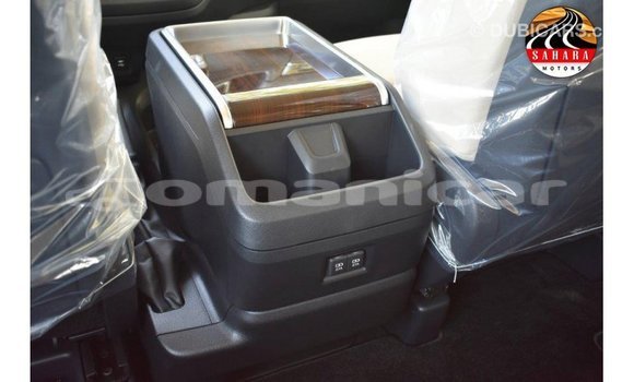 Buy Import Toyota Granvia White Car in Import - Dubai in Dhufar Buy Import Toyota Granvia White Car in Import - Dubai in Dhufar