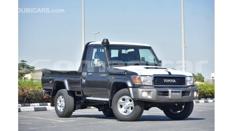 Big with watermark toyota land cruiser dhufar import dubai 2302