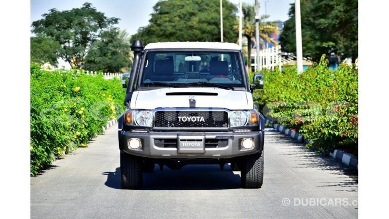 Big with watermark toyota land cruiser dhufar import dubai 2302