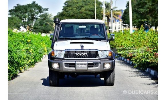 Buy Import Toyota Land Cruiser Other Car in Import - Dubai in Dhufar Buy Import Toyota Land Cruiser Other Car in Import - Dubai in Dhufar