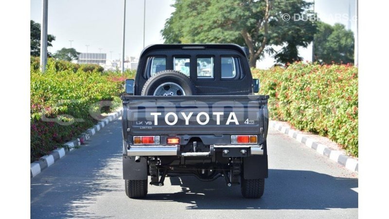 Big with watermark toyota land cruiser dhufar import dubai 2302