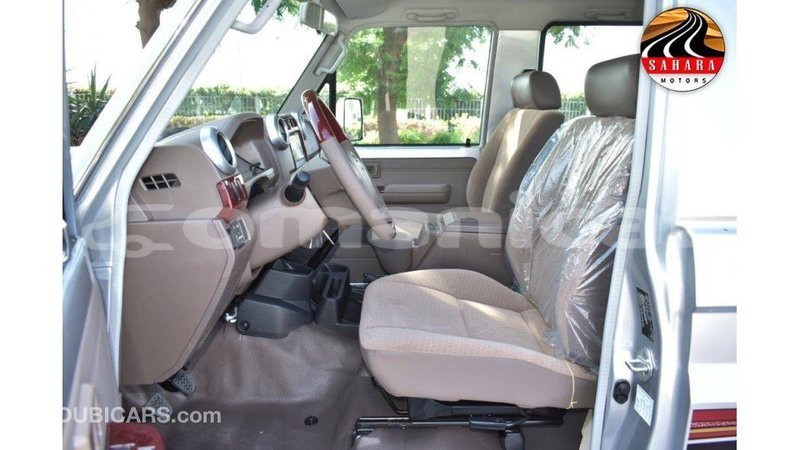 Big with watermark toyota land cruiser dhufar import dubai 2303