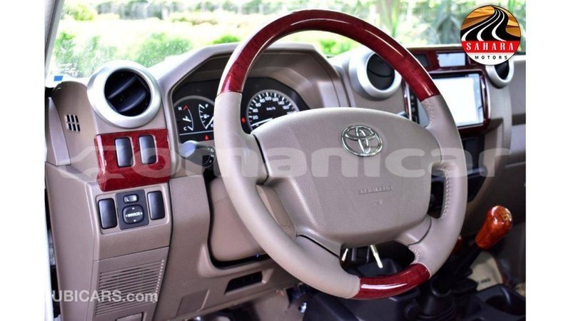 Big with watermark toyota land cruiser dhufar import dubai 2303