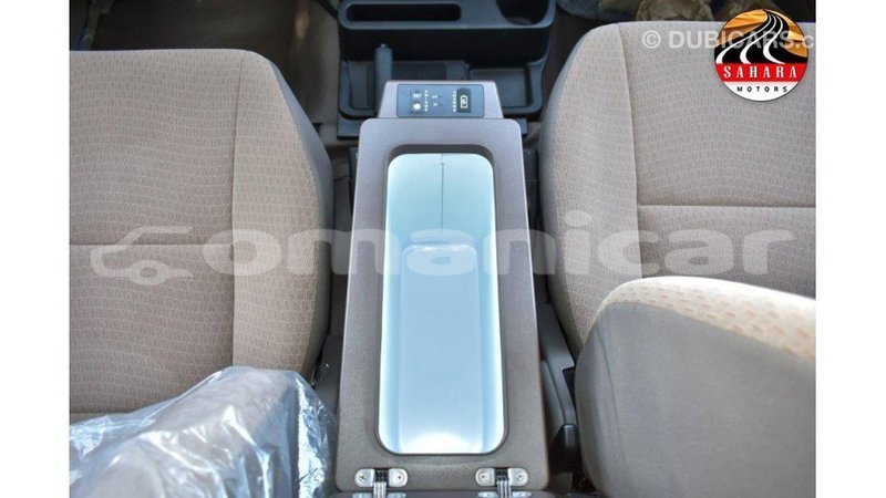 Big with watermark toyota land cruiser dhufar import dubai 2303