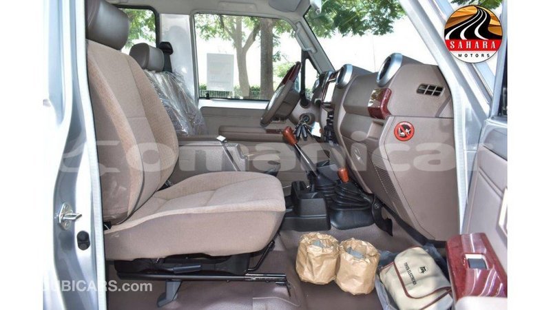 Big with watermark toyota land cruiser dhufar import dubai 2303