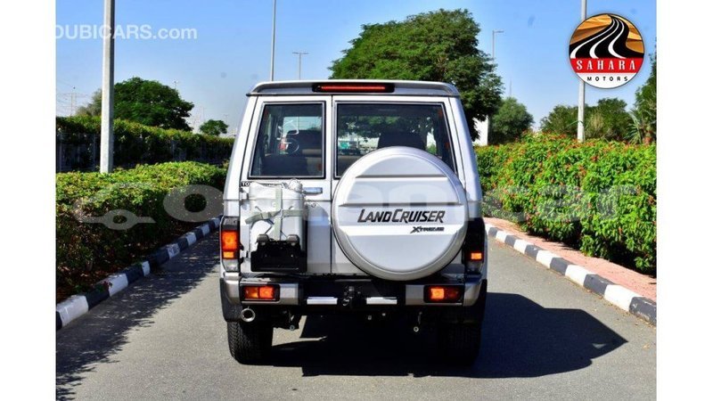 Big with watermark toyota land cruiser dhufar import dubai 2303