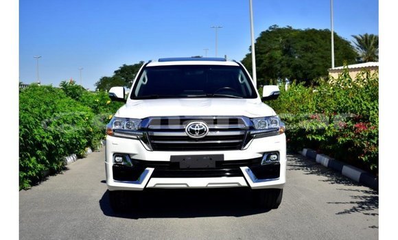 Buy Import Toyota Land Cruiser White Car in Import - Dubai in Dhufar Buy Import Toyota Land Cruiser White Car in Import - Dubai in Dhufar