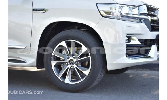 Buy Import Toyota Land Cruiser White Car in Import - Dubai in Dhufar Buy Import Toyota Land Cruiser White Car in Import - Dubai in Dhufar
